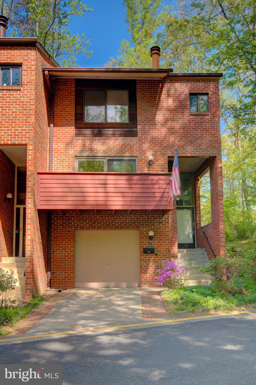 11500 Sunder Court Reston, VA 20190 - Photo 3 of 40