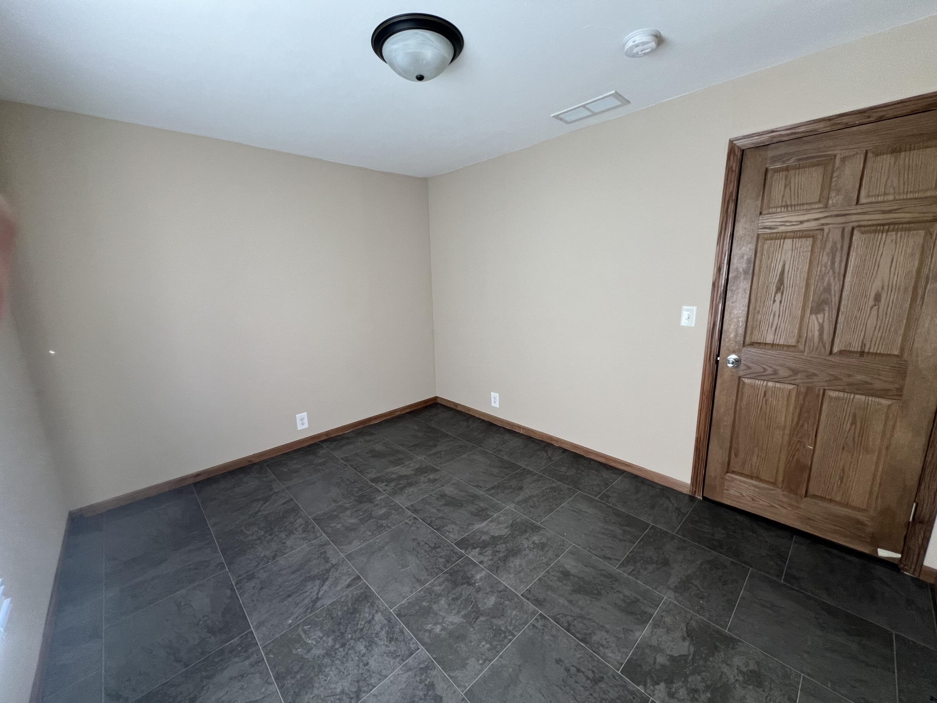 652 South State Street Hobart, IN 46342 - Photo 10 of 14 3000x2250