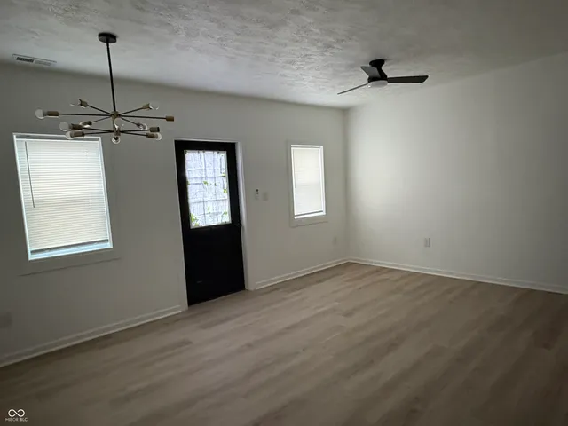 $279,500 | 110 Wisconsin Street, Indianapolis, IN 46225