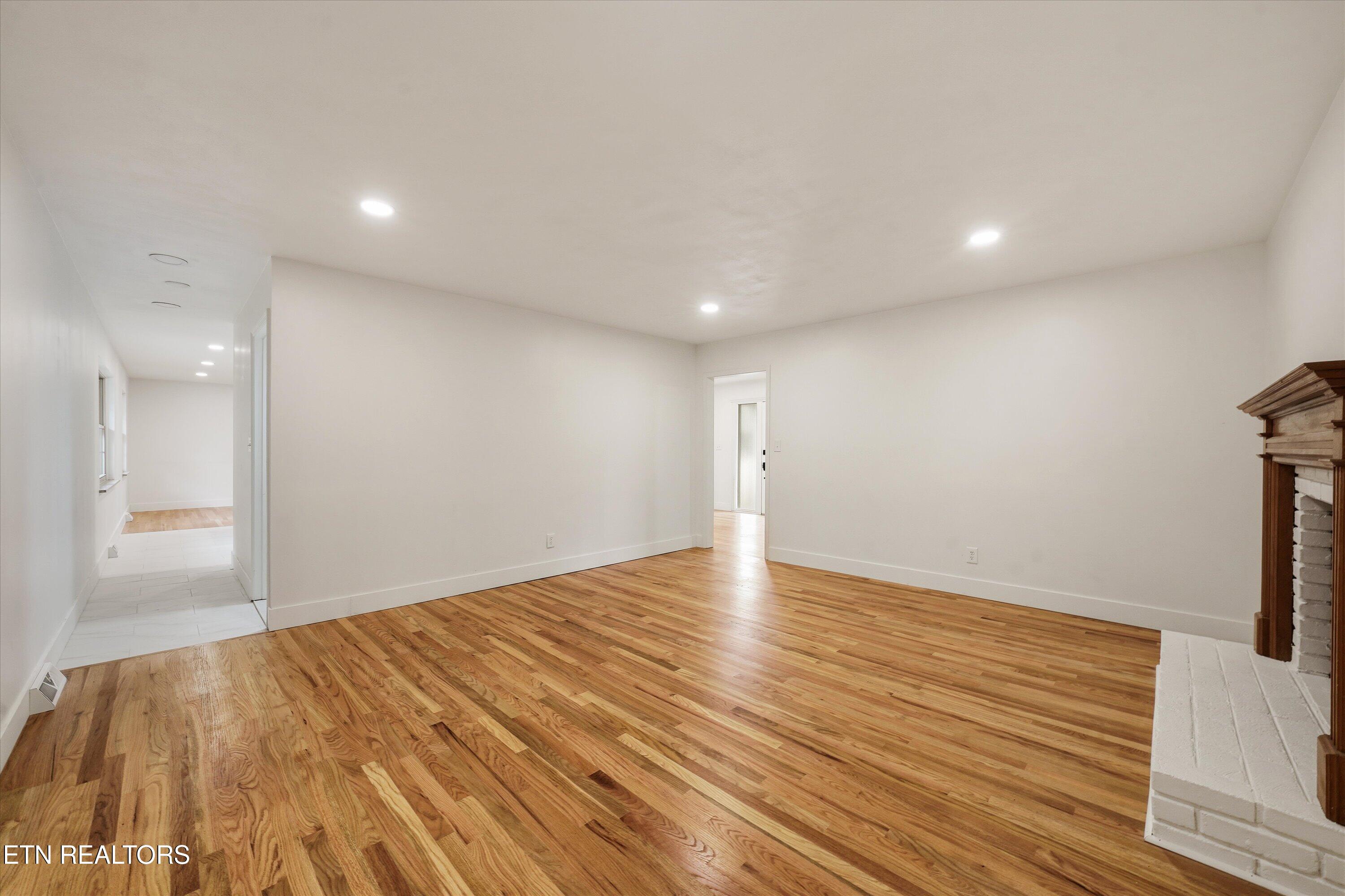 891 West Cunningham Street Alcoa, TN 37701 - Photo 11 of 46 11-891 W Cunningham St 36
