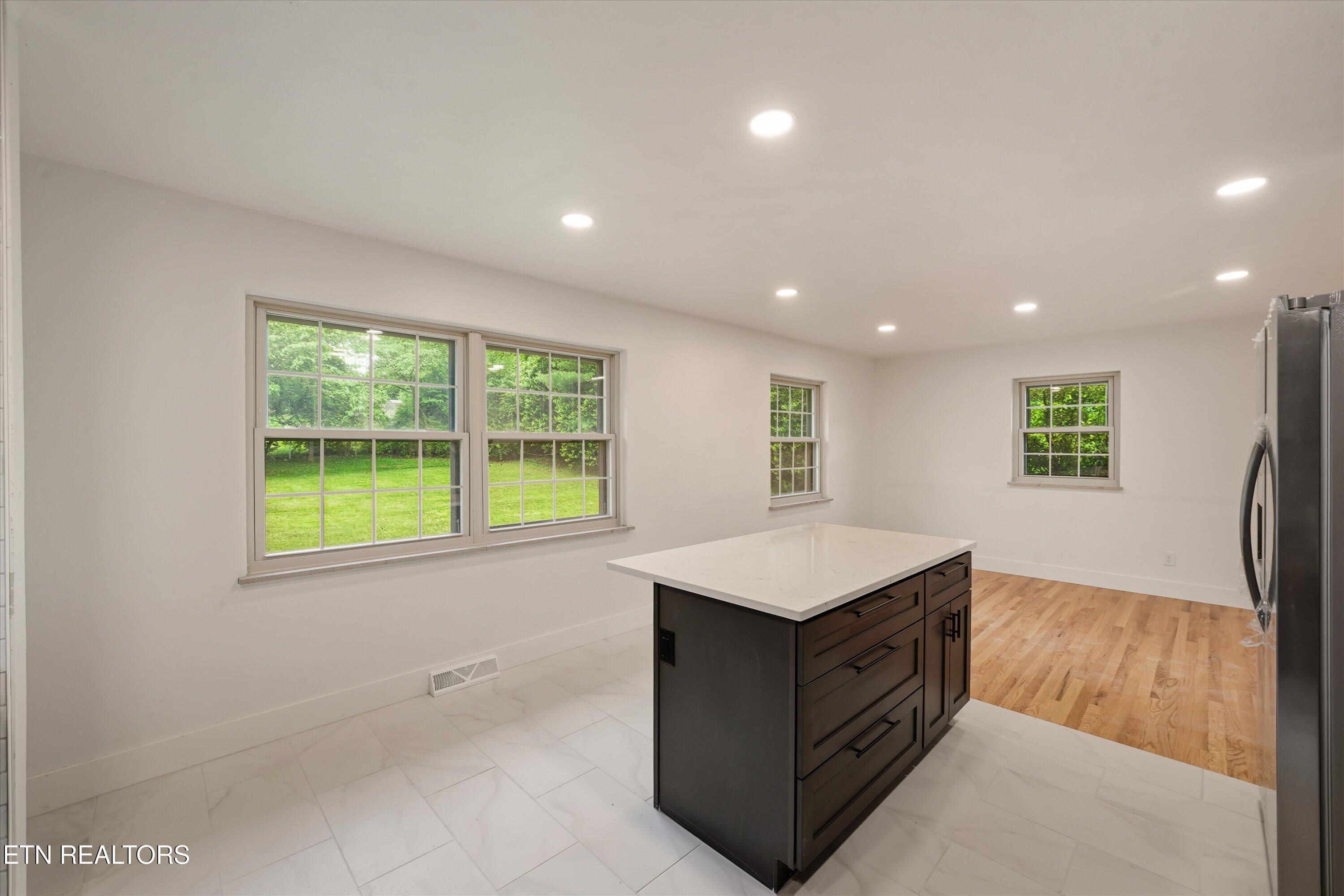 891 West Cunningham Street Alcoa, TN 37701 - Photo 19 of 46 19-891 W Cunningham St 44