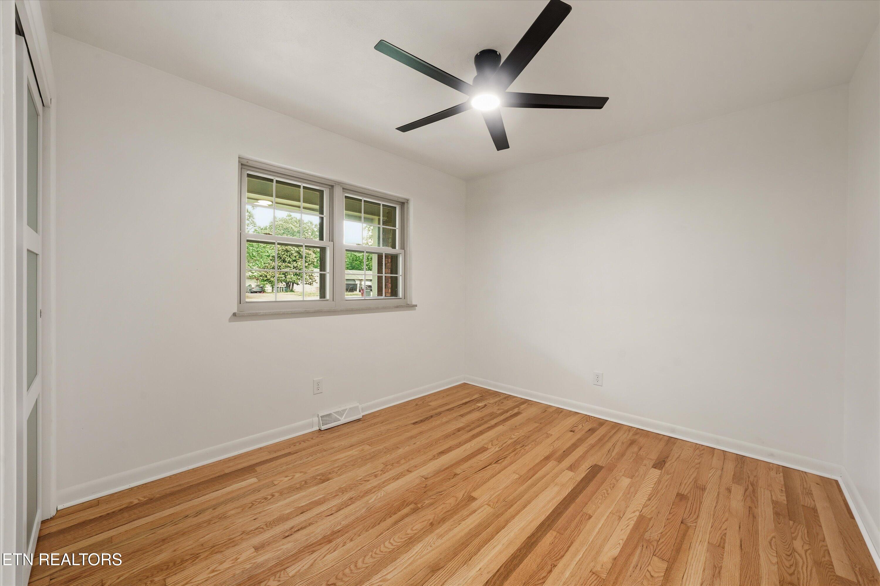 891 West Cunningham Street Alcoa, TN 37701 - Photo 30 of 46 30-891 W Cunningham St 20