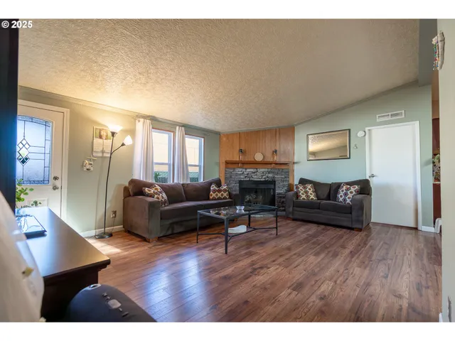 $139,900 | 11105 Main Street Northeast, Unit 6, Donald, OR 97020