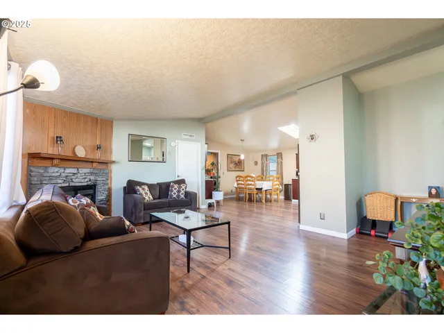 $139,900 | 11105 Main Street Northeast, Unit 6, Donald, OR 97020