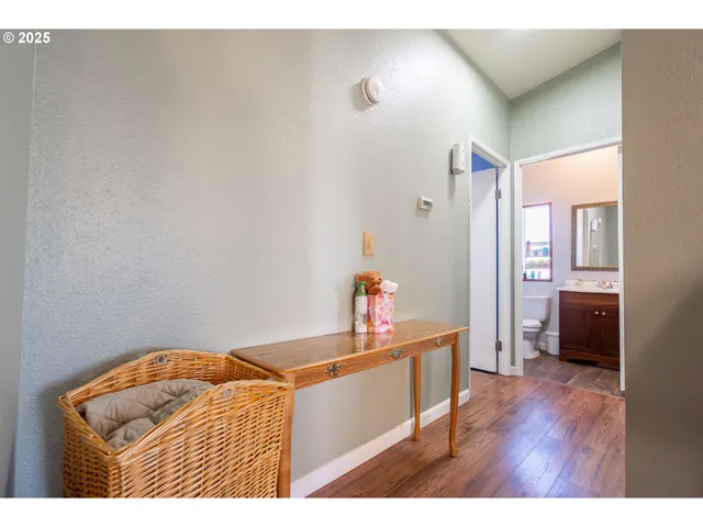 $139,900 | 11105 Main Street Northeast, Unit 6, Donald, OR 97020