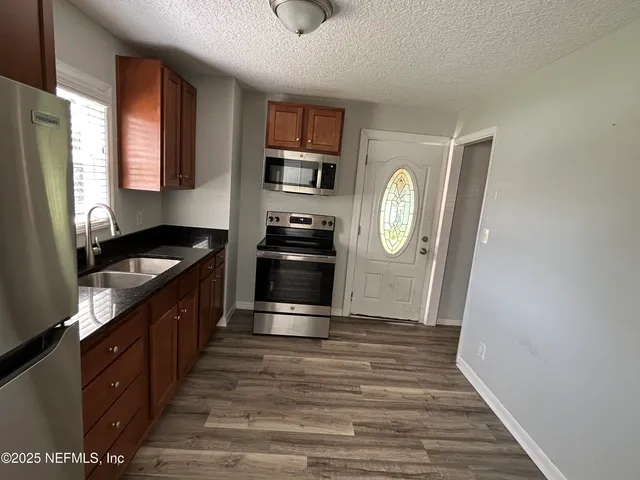 $2,050 | 623 5th Avenue South, Jacksonville Beach, FL 32250