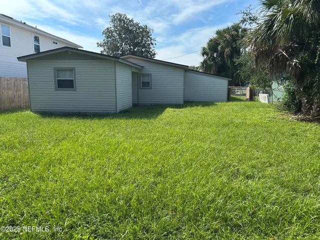 $2,050 | 623 5th Avenue South, Jacksonville Beach, FL 32250