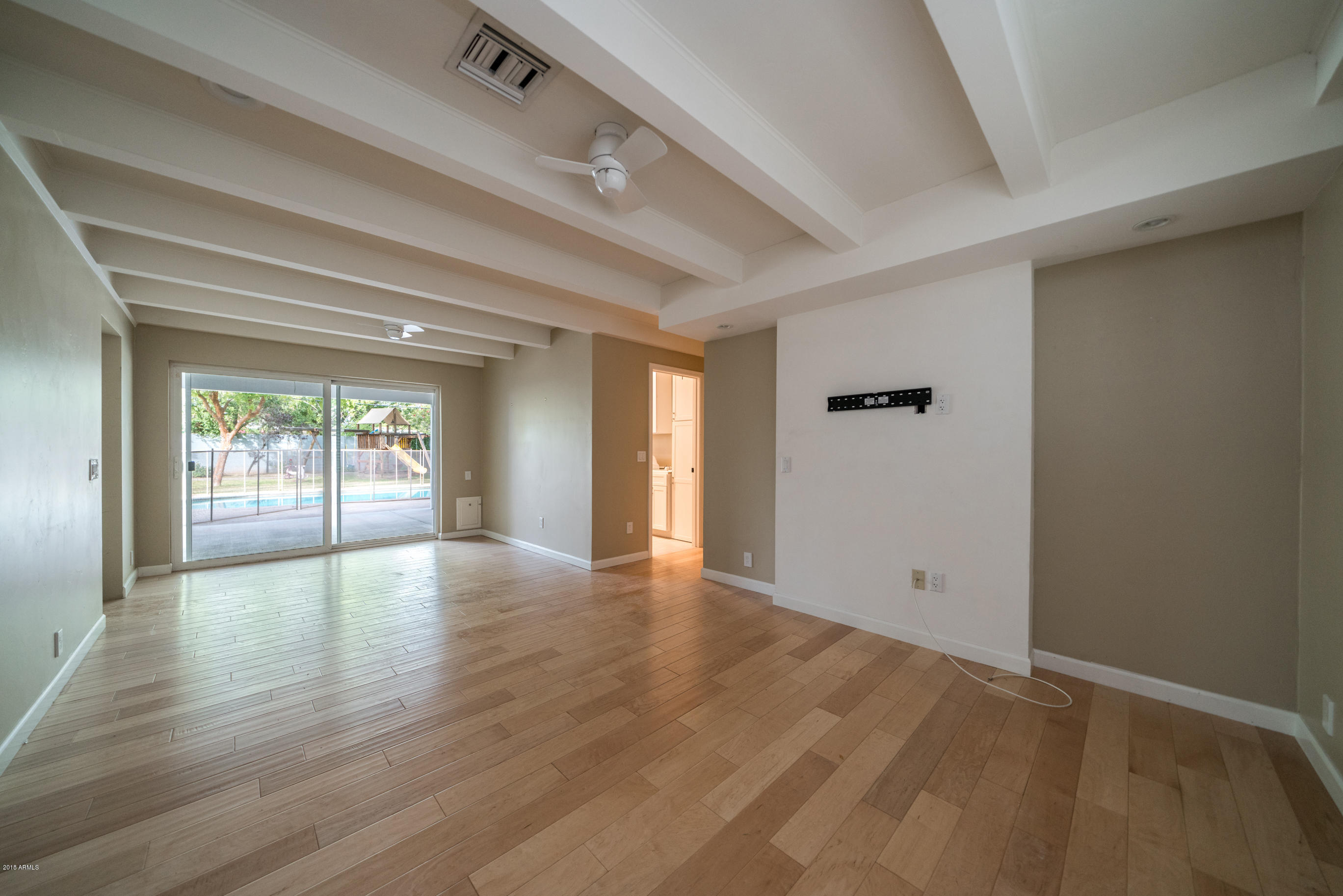 110 East Lawrence Road Phoenix, AZ 85012 - Photo 9 of 32 DSC03865 copy