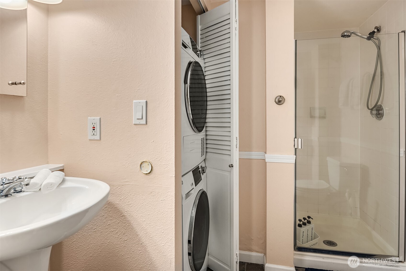 1400 Hubbell Place, Unit 1207 Seattle, WA 98101 - Photo 14 of 21 Gallery Image 14
