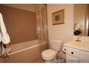 1002 Ravina Drive Chatham, IL 62629 - Photo 16 of 18 Gallery Image 16