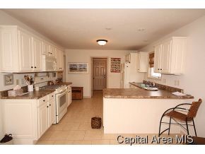 1002 Ravina Drive Chatham, IL 62629 - Photo 8 of 18 Gallery Image 8