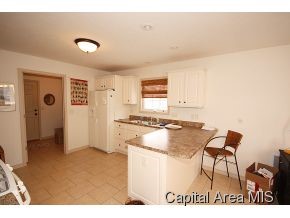 1002 Ravina Drive Chatham, IL 62629 - Photo 10 of 18 Gallery Image 10