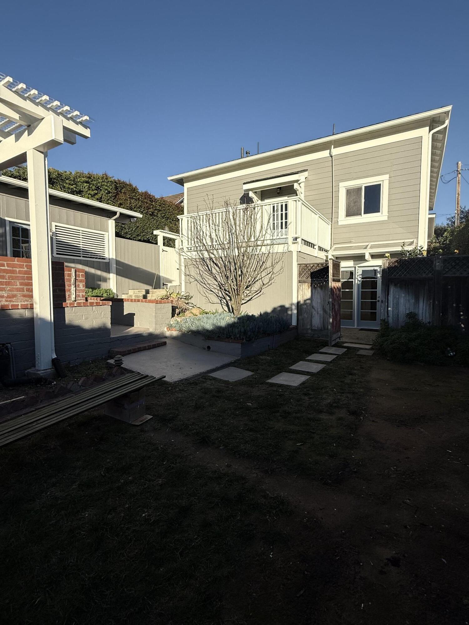 427 Seaview Road Santa Barbara, CA 93108 - Photo 21 of 22 garden/back of house
