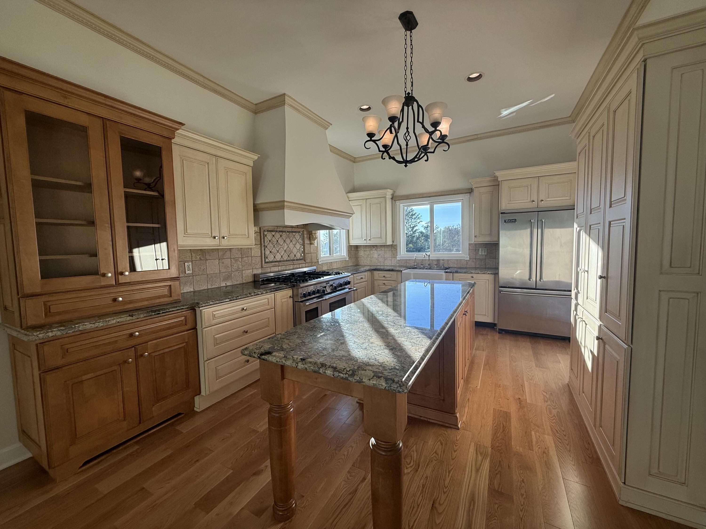 427 Seaview Road Santa Barbara, CA 93108 - Photo 3 of 22 kitchen