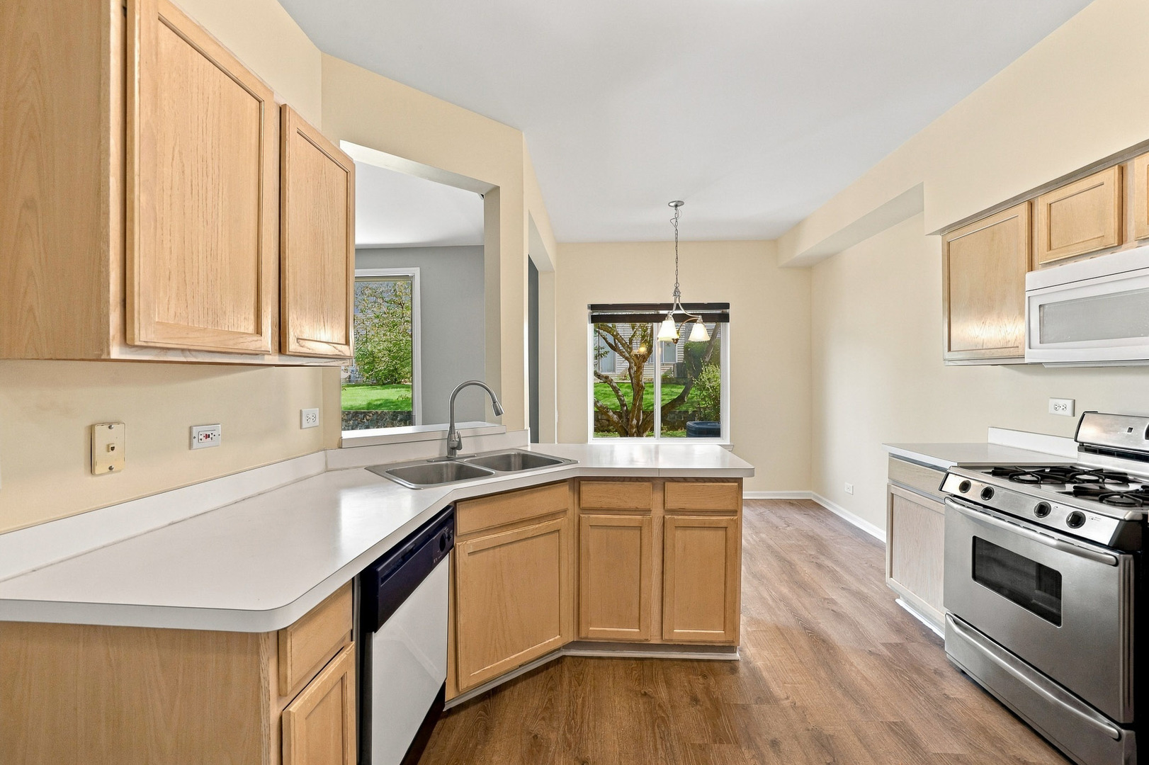 1535 Spaulding Road, Unit 1535 Bartlett, IL 60103 - Photo 8 of 22 Gallery Image 8
