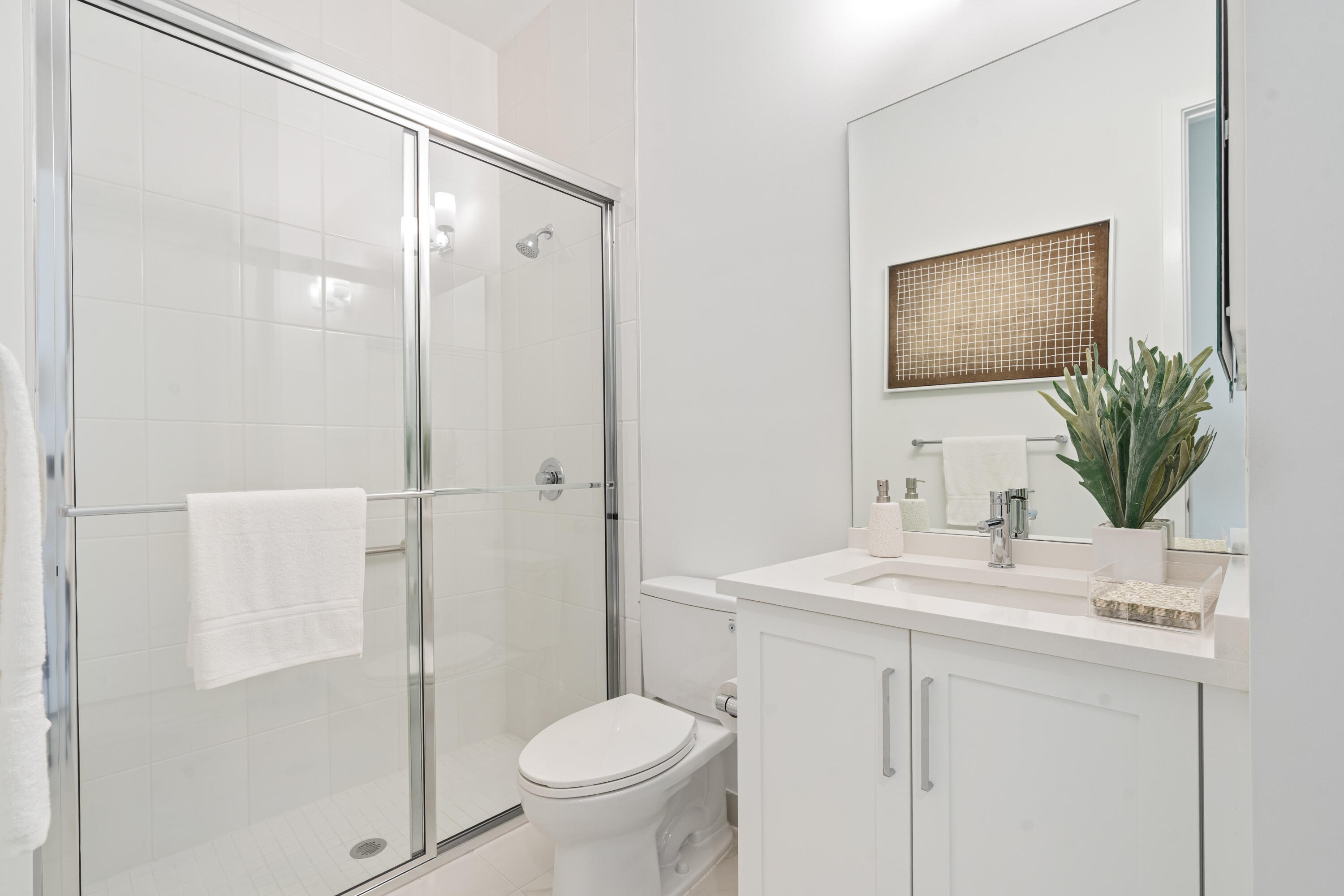 21054 Violet Flds Way Boca Raton, FL 33434 - Photo 15 of 50 First Floor Full Bathroom