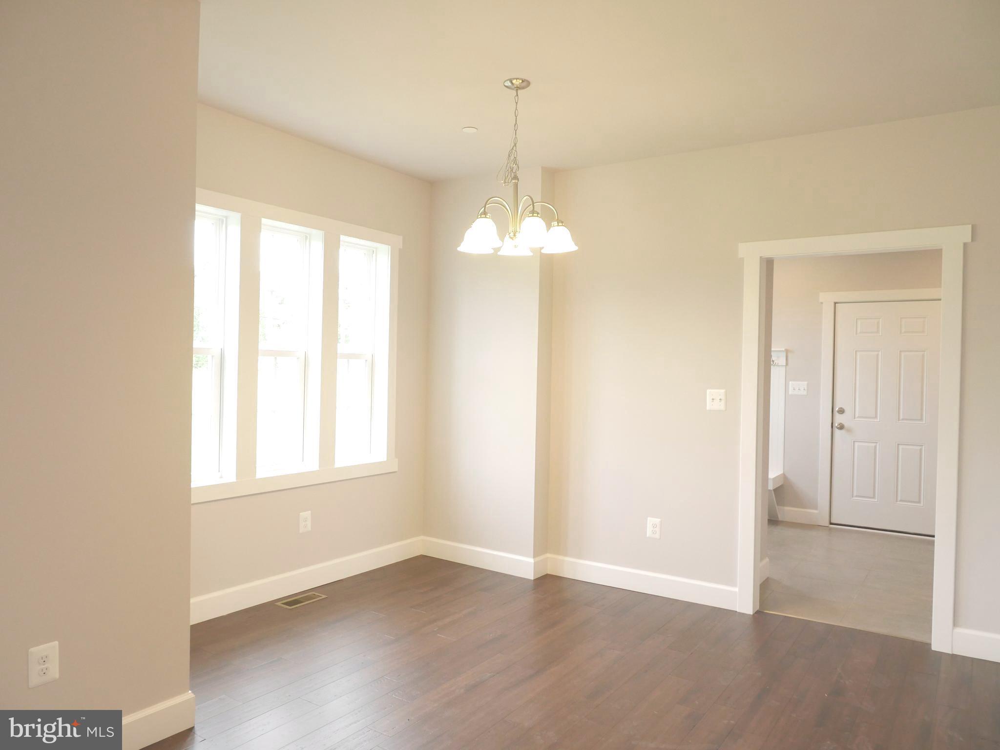 13744 Jacobs Road Mount Airy, MD 21771 - Photo 10 of 30 Kitchen with eat in breakfast area