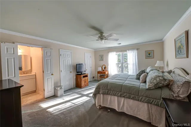 $635,000 | 4 Chelsea Drive, Smithtown, NY 11787