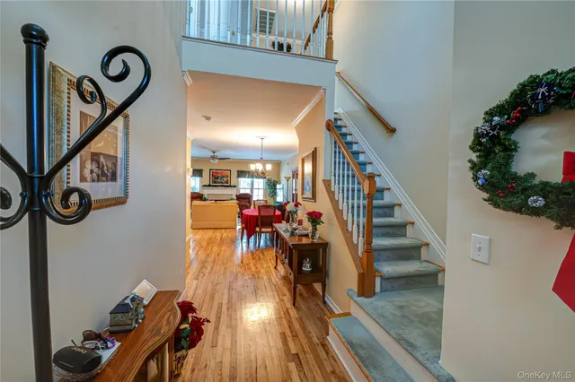 $635,000 | 4 Chelsea Drive, Smithtown, NY 11787