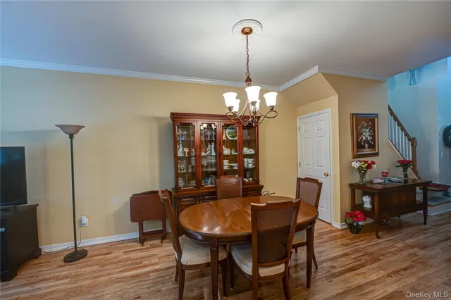 $635,000 | 4 Chelsea Drive, Smithtown, NY 11787