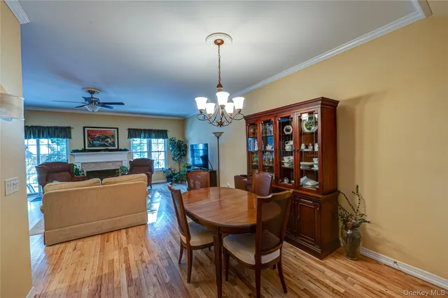 $635,000 | 4 Chelsea Drive, Smithtown, NY 11787