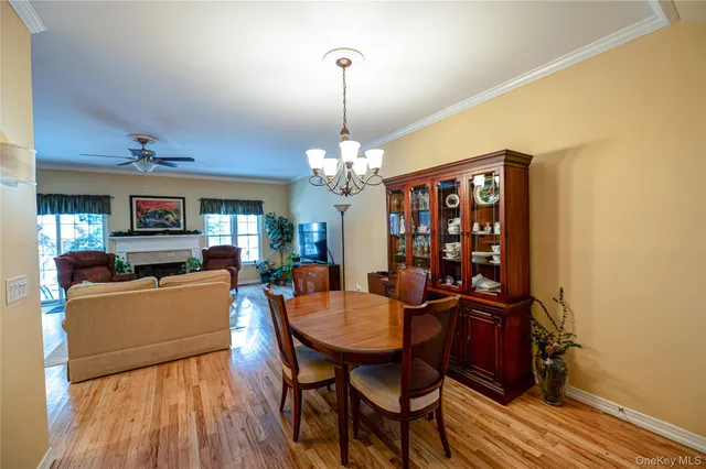 $635,000 | 4 Chelsea Drive, Smithtown, NY 11787