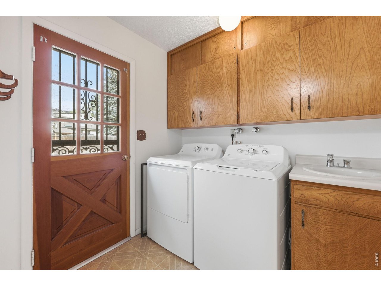3355 16th Street Boulder, CO 80304 - Photo 17 of 23 a utility room with dryer and washer