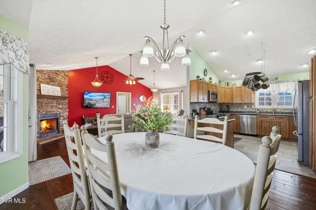 $595,900 | 104 Wise Lane, Lebanon, VA 24266