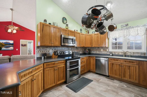 $575,000 | 104 Wise Lane, Lebanon, VA 24266