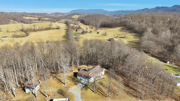 $575,000 | 104 Wise Lane, Lebanon, VA 24266