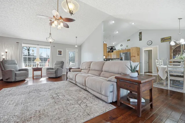 $595,900 | 104 Wise Lane, Lebanon, VA 24266