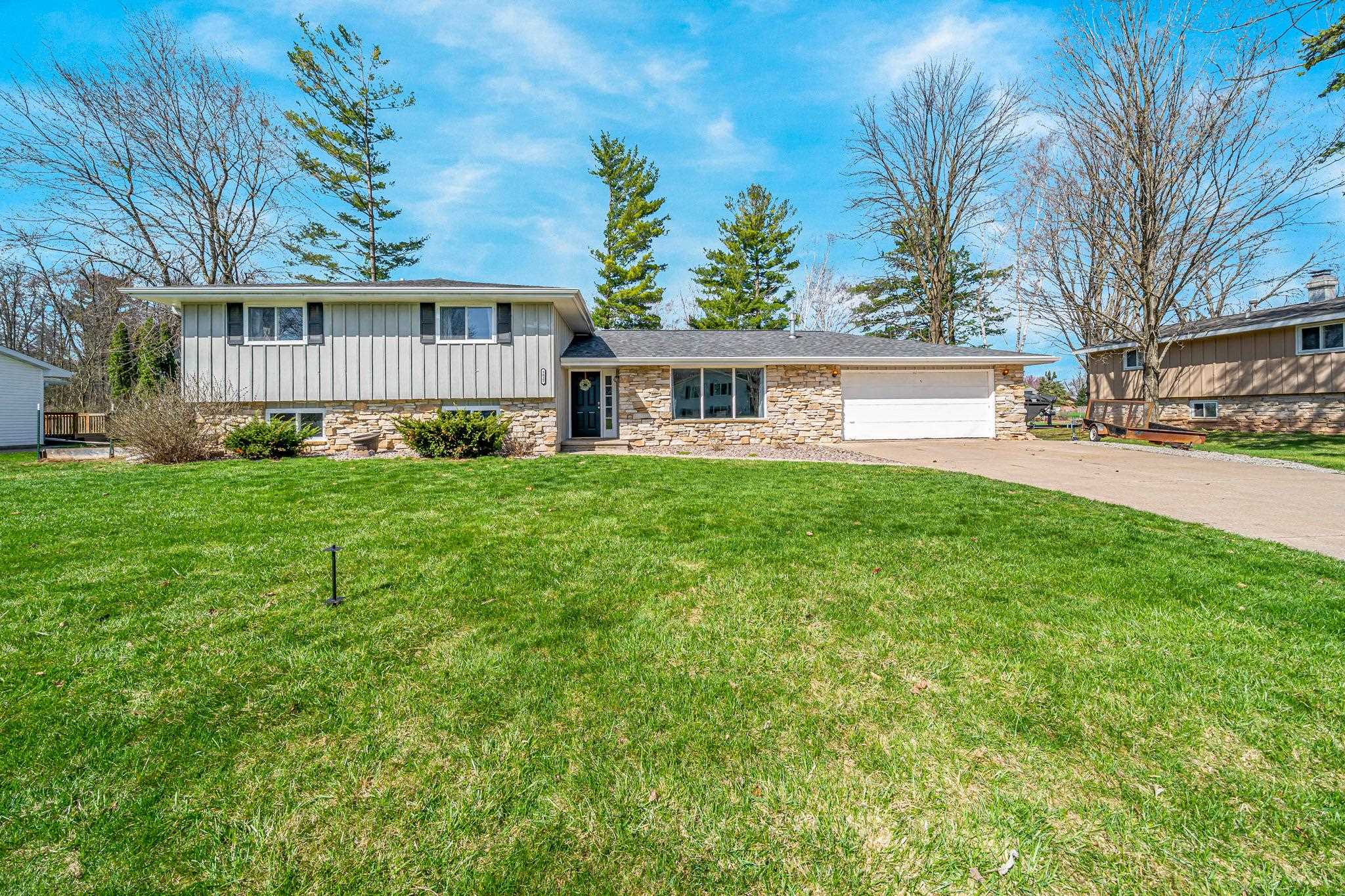 1835 Dexter Street New London, WI 54961 - Photo 2 of 51