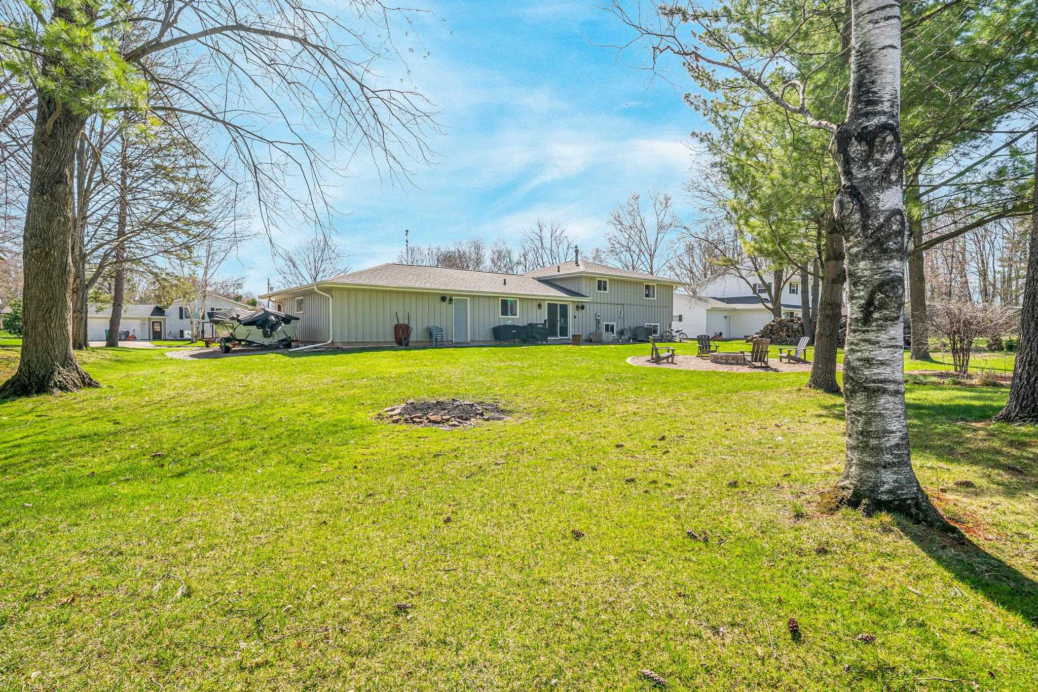 1835 Dexter Street New London, WI 54961 - Photo 38 of 51