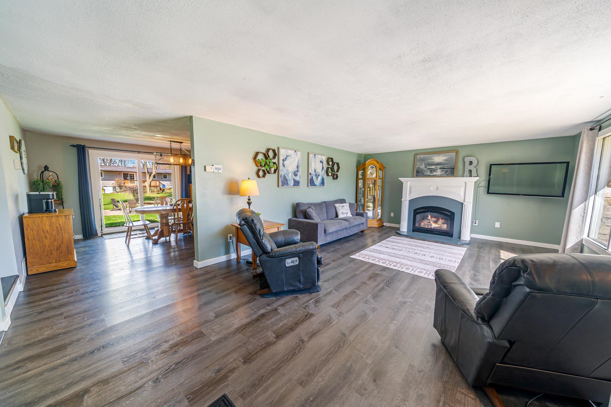 1835 Dexter Street New London, WI 54961 - Photo 4 of 51