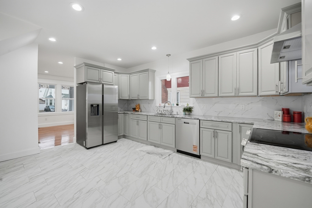 11 Herman Street Springfield, MA 01108 - Photo 17 of 37