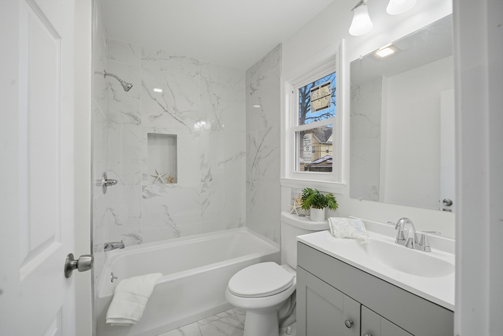 11 Herman Street Springfield, MA 01108 - Photo 2 of 37