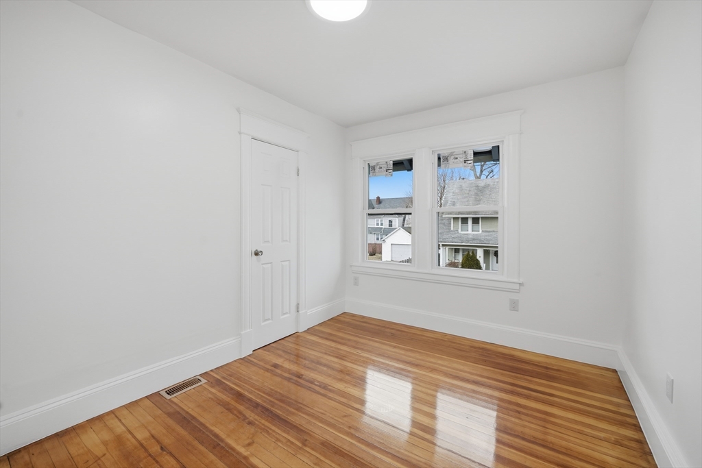 11 Herman Street Springfield, MA 01108 - Photo 22 of 37