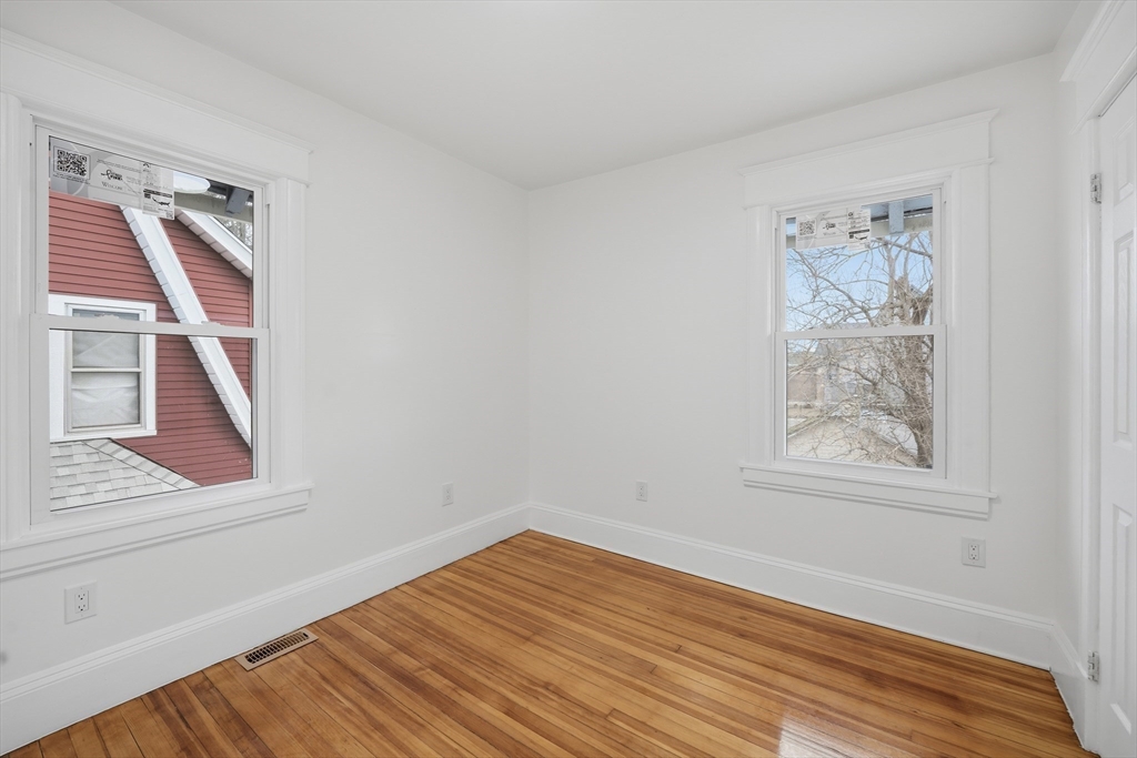 11 Herman Street Springfield, MA 01108 - Photo 23 of 37