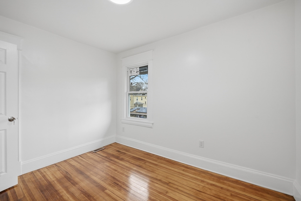 11 Herman Street Springfield, MA 01108 - Photo 26 of 37