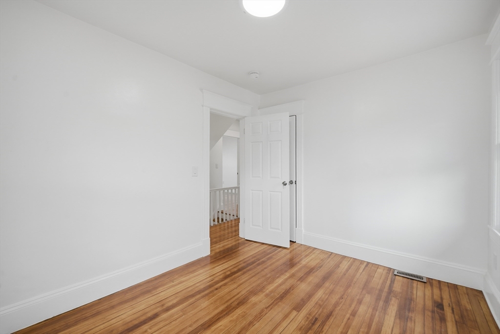 11 Herman Street Springfield, MA 01108 - Photo 27 of 37