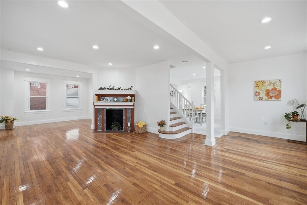 11 Herman Street Springfield, MA 01108 - Photo 3 of 37