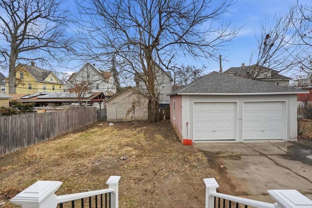 11 Herman Street Springfield, MA 01108 - Photo 31 of 37