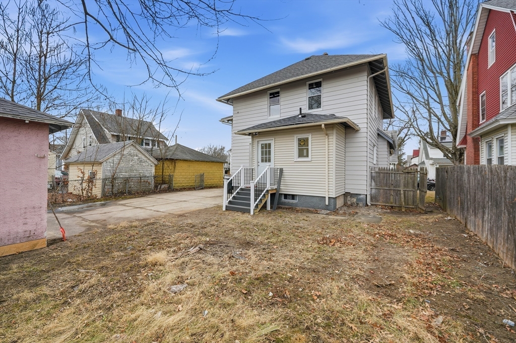 11 Herman Street Springfield, MA 01108 - Photo 32 of 37