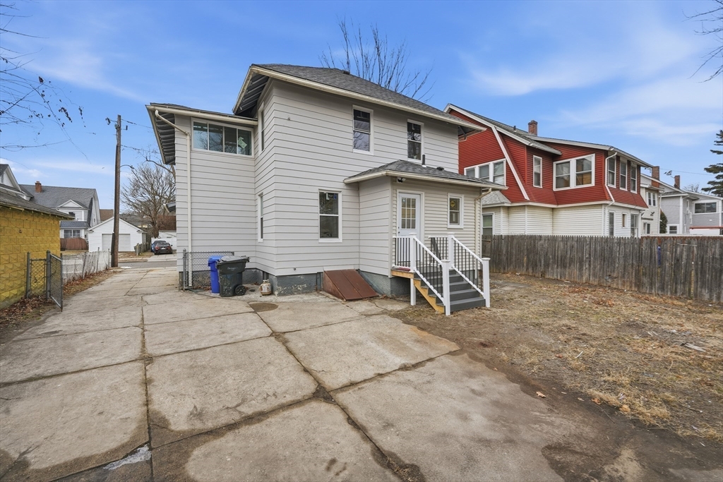11 Herman Street Springfield, MA 01108 - Photo 33 of 37