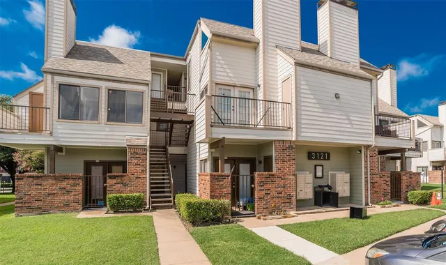 $205,000 | 3121 Sondra Drive, Unit 205, Fort Worth, TX 76107
