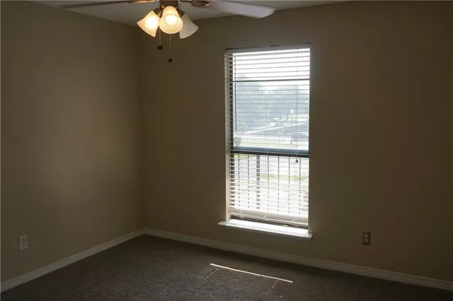 $1,600 | 1444 Carrollton Avenue, Unit 203, Metairie, LA 70005