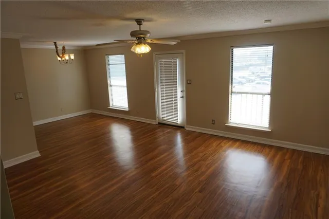 $1,600 | 1444 Carrollton Avenue, Unit 203, Metairie, LA 70005