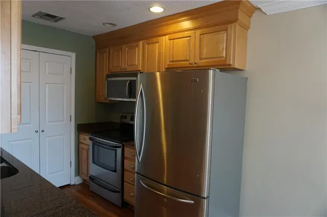 $1,600 | 1444 Carrollton Avenue, Unit 203, Metairie, LA 70005