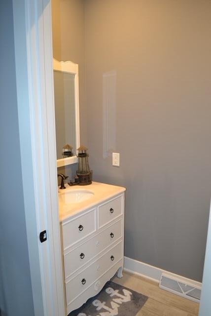 W7986 County Rd B, Unit 13 Lake Mills, WI 53551 - Photo 25 of 32 LM middle bath