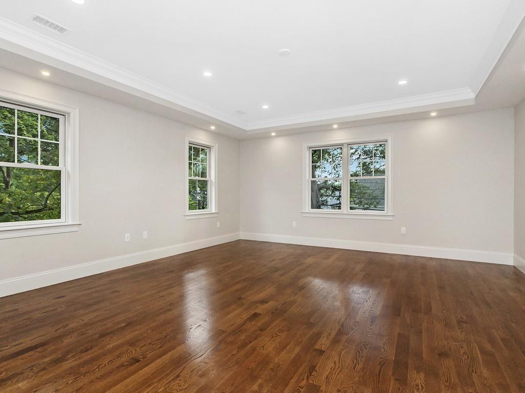 10 Elinor Road Newton, MA 02461 - Photo 12 of 28 Gallery Image 12